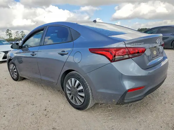 3KPC24A30JE032379 2018 HYUNDAI ACCENT - Image 2