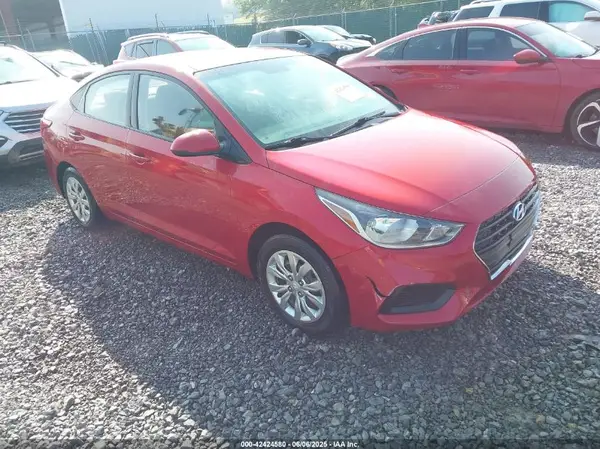 3KPC24A30JE034827 2018 HYUNDAI ACCENT - Image 1