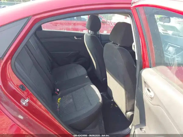3KPC24A30JE034827 2018 HYUNDAI ACCENT - Image 8