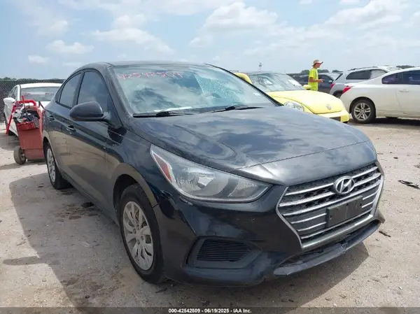 3KPC24A30KE057641 2019 HYUNDAI ACCENT - Image 1