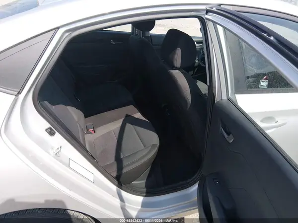 3KPC24A30KE064069 2019 HYUNDAI ACCENT - Image 8