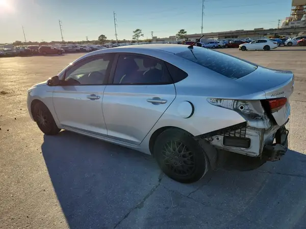 3KPC24A30KE084628 2019 HYUNDAI ACCENT - Image 2