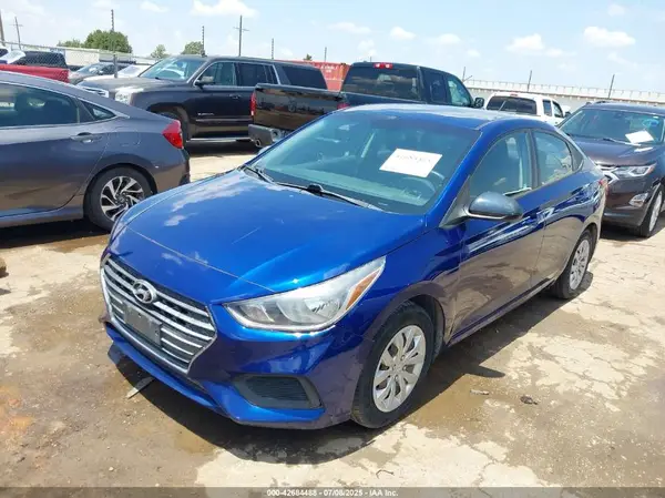 3KPC24A31JE006079 2018 HYUNDAI ACCENT - Image 2