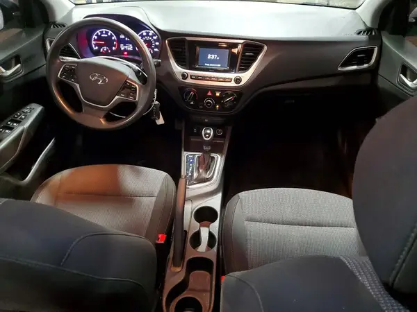 3KPC24A31JE007328 2018 HYUNDAI ACCENT - Image 8