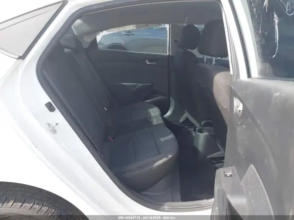 3KPC24A31JE008527 2018 HYUNDAI ACCENT - Image 8