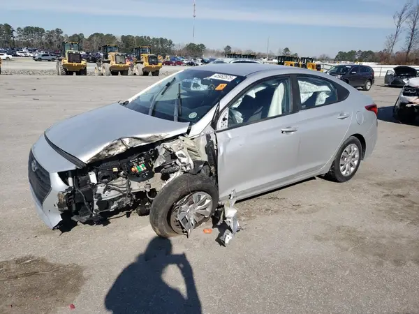 3KPC24A31JE010312 2018 HYUNDAI ACCENT - Image 1