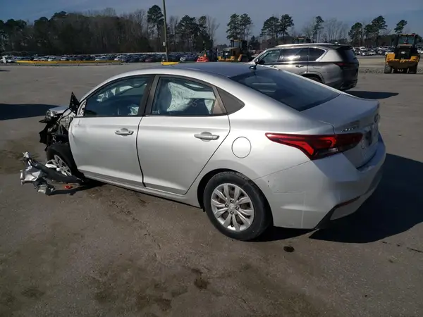 3KPC24A31JE010312 2018 HYUNDAI ACCENT - Image 2