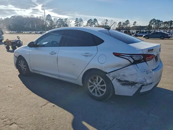 3KPC24A31JE011184 2018 HYUNDAI ACCENT - Image 2