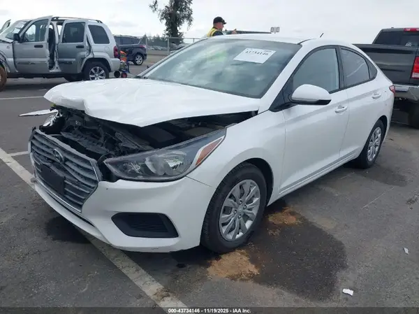 3KPC24A31JE011640 2018 HYUNDAI ACCENT - Image 2