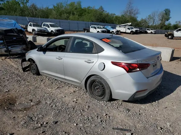 3KPC24A31JE013744 2018 HYUNDAI ACCENT - Image 2