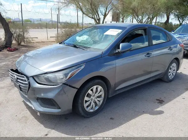 3KPC24A31JE014442 2018 HYUNDAI ACCENT - Image 2