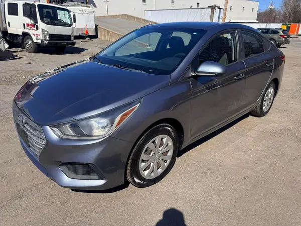 3KPC24A31JE014487 2018 HYUNDAI ACCENT - Image 2