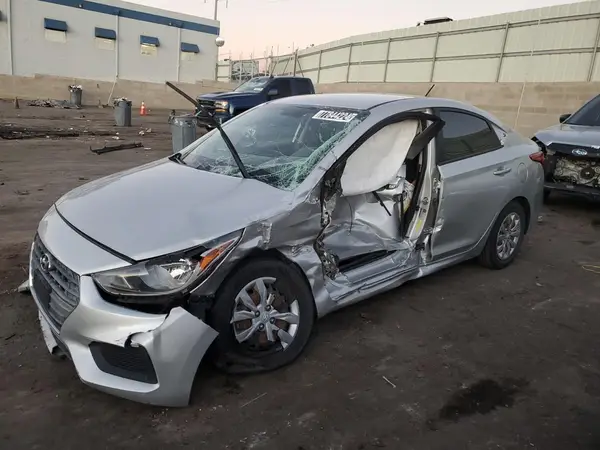 3KPC24A31JE015414 2018 HYUNDAI ACCENT - Image 1