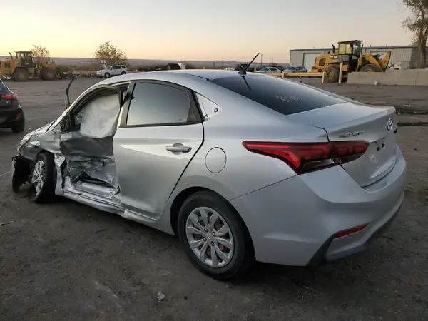 3KPC24A31JE015414 2018 HYUNDAI ACCENT - Image 2