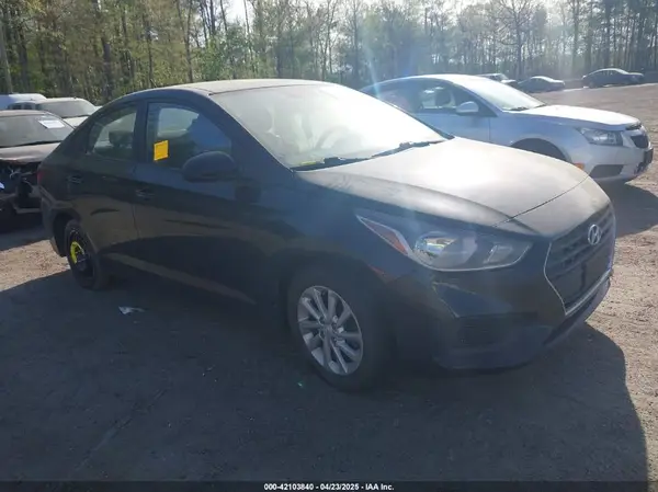 3KPC24A31JE017535 2018 HYUNDAI ACCENT - Image 1