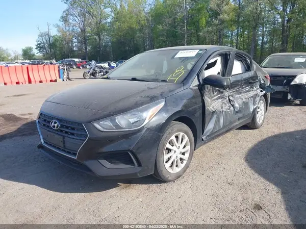 3KPC24A31JE017535 2018 HYUNDAI ACCENT - Image 2