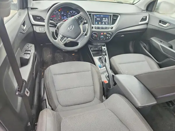 3KPC24A31JE020385 2018 HYUNDAI ACCENT - Image 8
