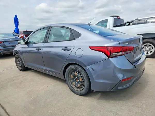 3KPC24A31JE022556 2018 HYUNDAI ACCENT - Image 2