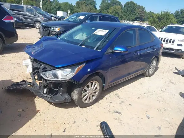 3KPC24A31JE023674 2018 HYUNDAI ACCENT - Image 2
