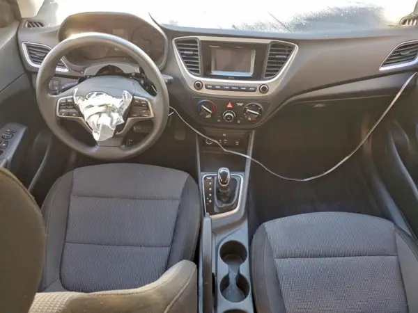 3KPC24A31JE023934 2018 HYUNDAI ACCENT - Image 8
