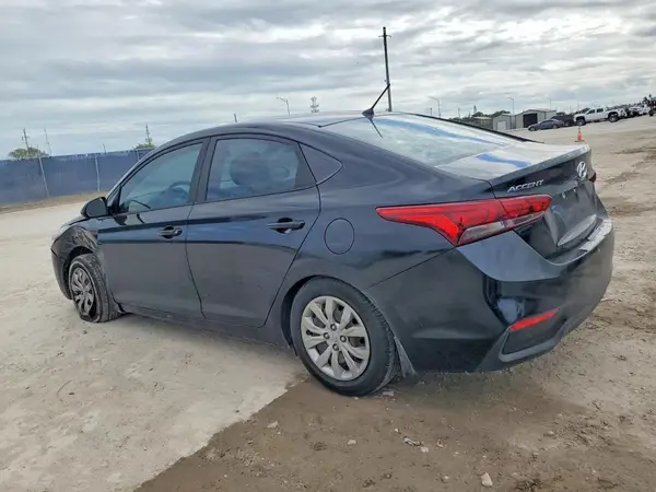 3KPC24A31JE025330 2018 HYUNDAI ACCENT - Image 2