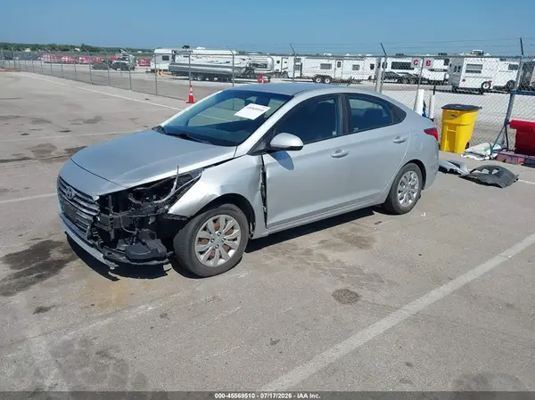 3KPC24A31JE025683 2018 HYUNDAI ACCENT - Image 2
