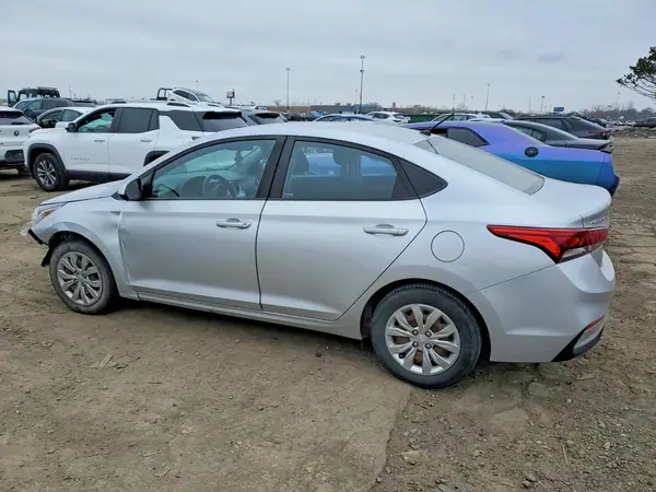 3KPC24A31JE029068 2018 HYUNDAI ACCENT - Image 2