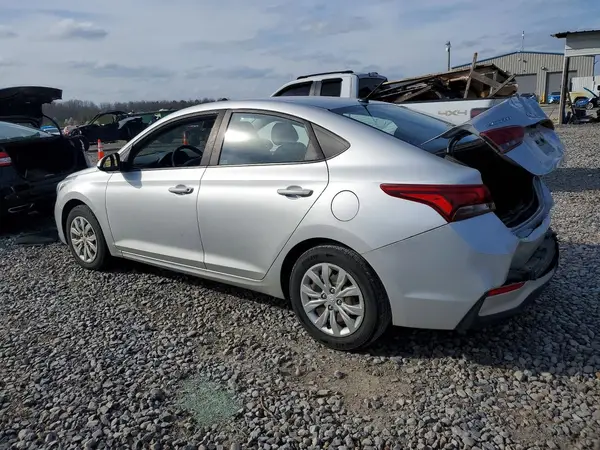 3KPC24A31JE029085 2018 HYUNDAI ACCENT - Image 2
