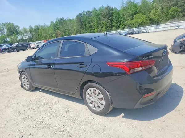 3KPC24A31JE029426 2018 HYUNDAI ACCENT - Image 2