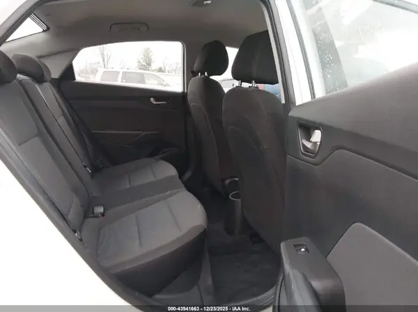 3KPC24A31JE032276 2018 HYUNDAI ACCENT - Image 8