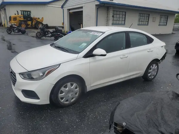 3KPC24A31JE034383 2018 HYUNDAI ACCENT - Image 1