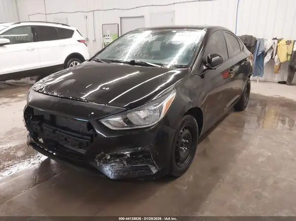 3KPC24A31JE035064 2018 HYUNDAI ACCENT - Image 2