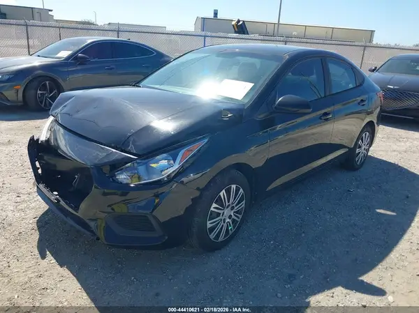 3KPC24A31KE038760 2019 HYUNDAI ACCENT - Image 2