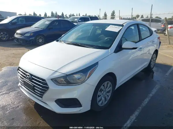 3KPC24A31KE052805 2019 HYUNDAI ACCENT - Image 2