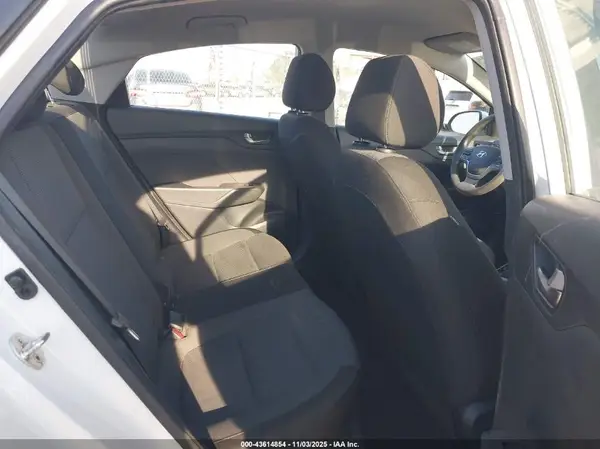 3KPC24A31KE052805 2019 HYUNDAI ACCENT - Image 8