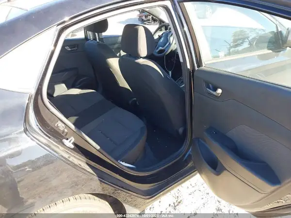 3KPC24A31KE065389 2019 HYUNDAI ACCENT - Image 8