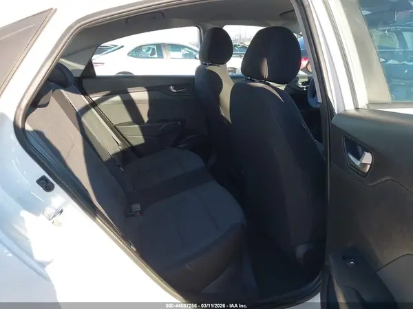 3KPC24A31KE068065 2019 HYUNDAI ACCENT - Image 8