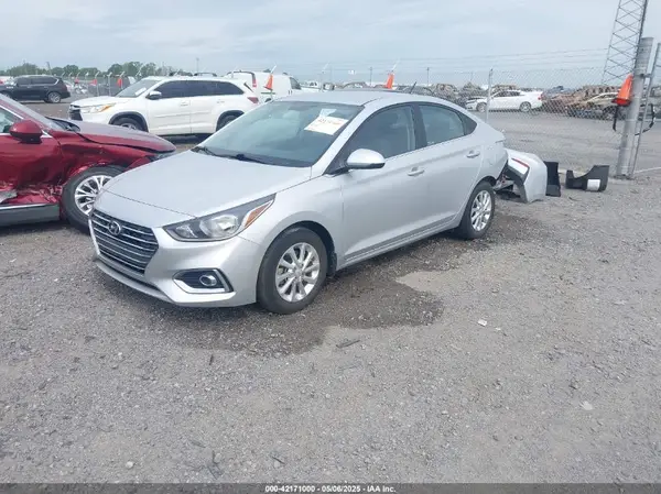 3KPC24A31KE069202 2019 HYUNDAI ACCENT - Image 2