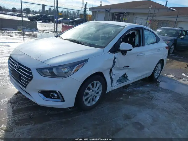 3KPC24A31KE076974 2019 HYUNDAI ACCENT - Image 2