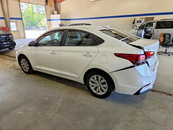 3KPC24A31KE080877 2019 HYUNDAI ACCENT - Image 2