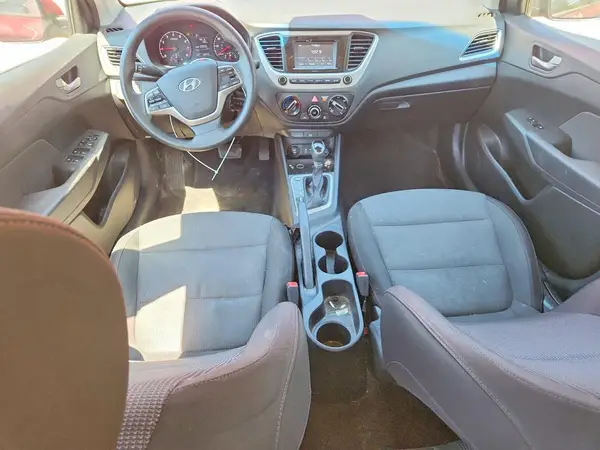 3KPC24A32JE005670 2018 HYUNDAI ACCENT - Image 8