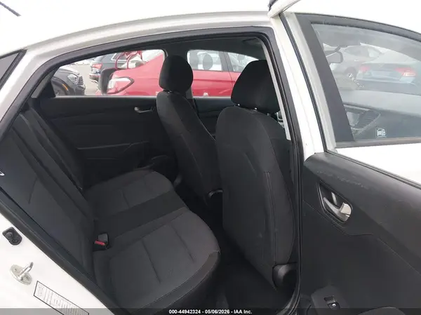 3KPC24A32JE005829 2018 HYUNDAI ACCENT - Image 8