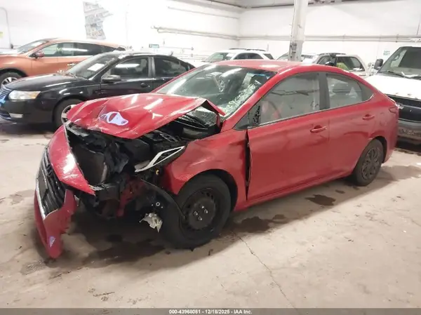 3KPC24A32JE005846 2018 HYUNDAI ACCENT - Image 2