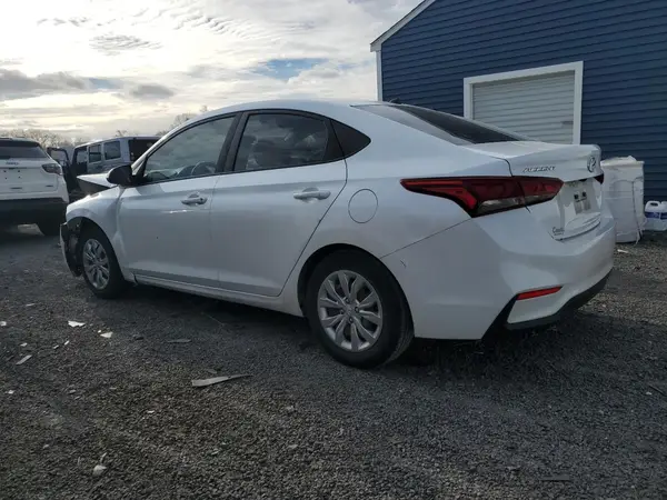 3KPC24A32JE006074 2018 HYUNDAI ACCENT - Image 2