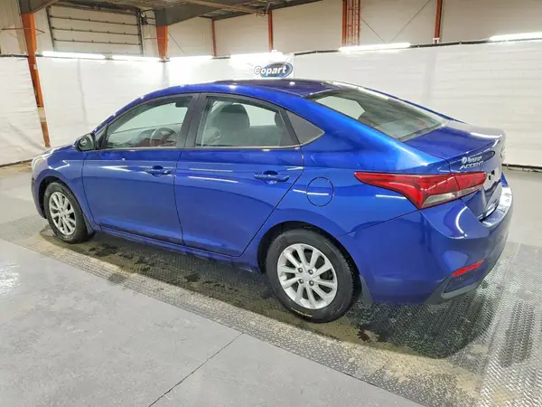 3KPC24A32JE010061 2018 HYUNDAI ACCENT - Image 2