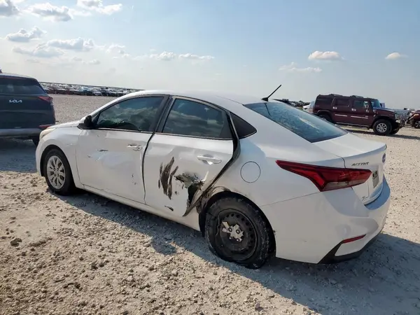 3KPC24A32JE010593 2018 HYUNDAI ACCENT - Image 2