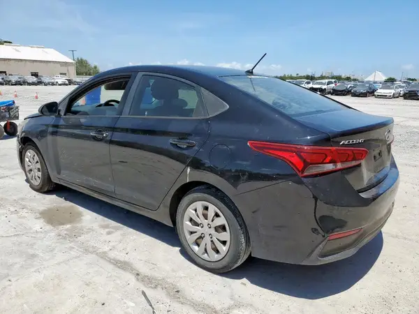 3KPC24A32JE010755 2018 HYUNDAI ACCENT - Image 2