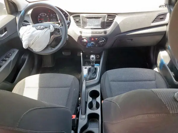 3KPC24A32JE010755 2018 HYUNDAI ACCENT - Image 8