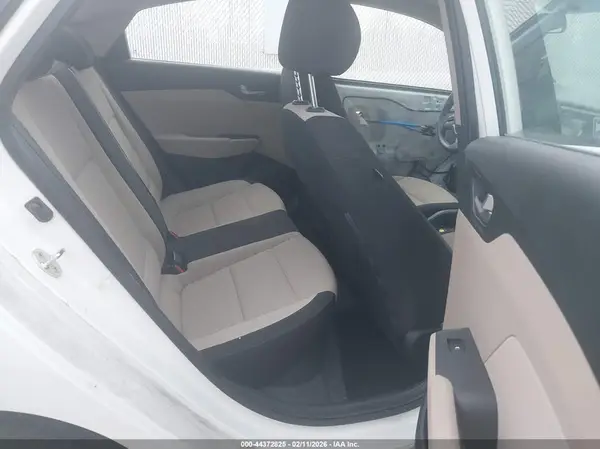 3KPC24A32JE012375 2018 HYUNDAI ACCENT - Image 8