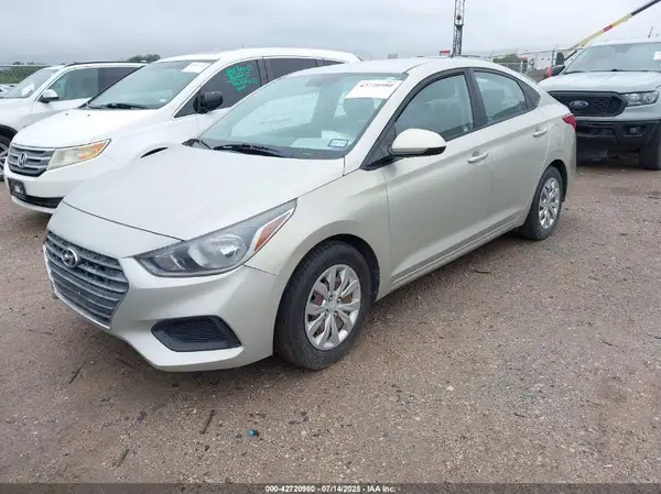 3KPC24A32JE012506 2018 HYUNDAI ACCENT - Image 2